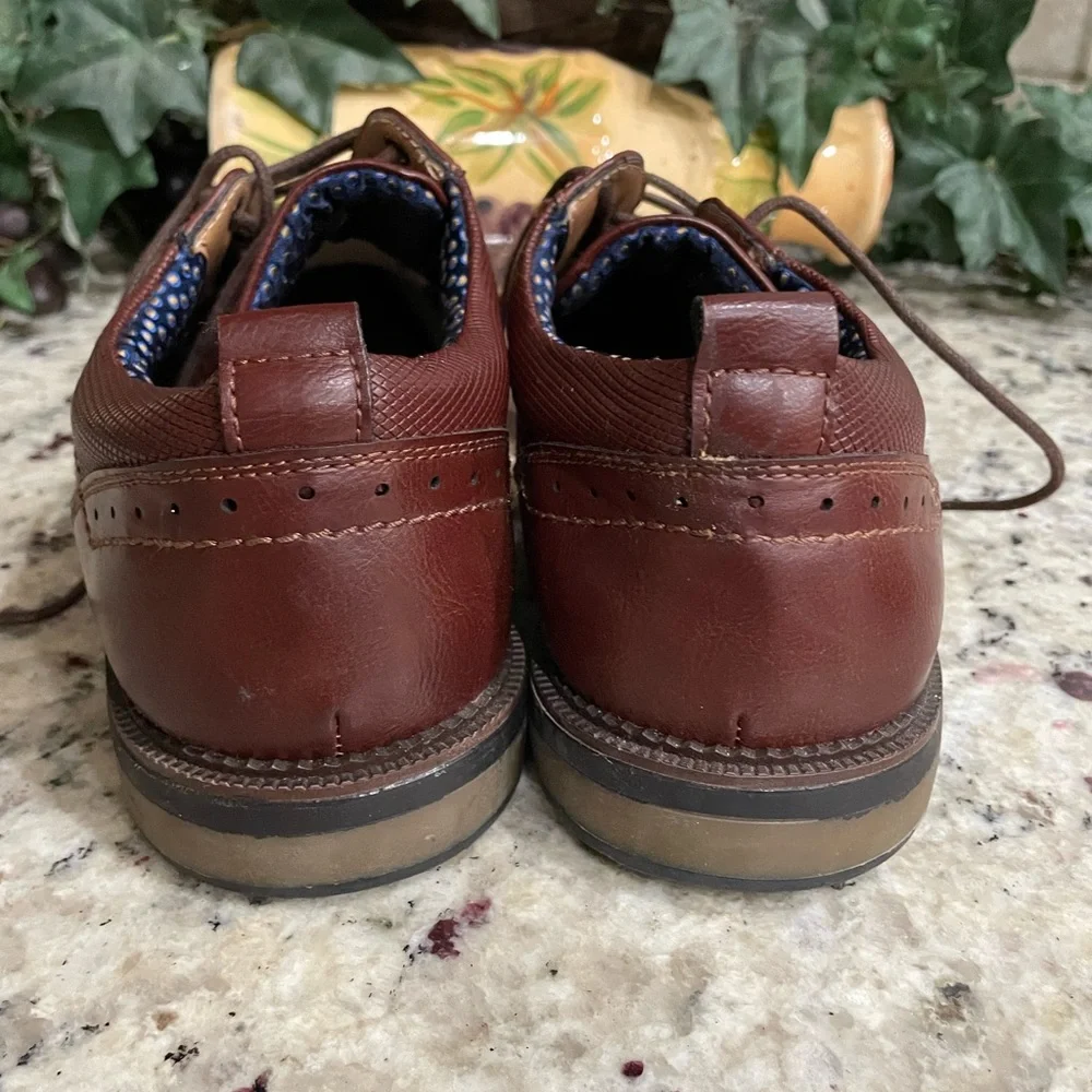 MADDEN Men SZ:8.5 Classic Brown Leather Oxfords Gently worn lace up Comfort Wear